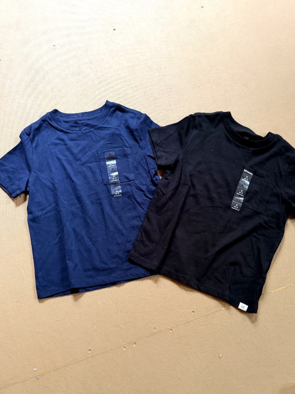 NWT Gap Kids Pocket Tee Set Navy & Black Size S (6-7)